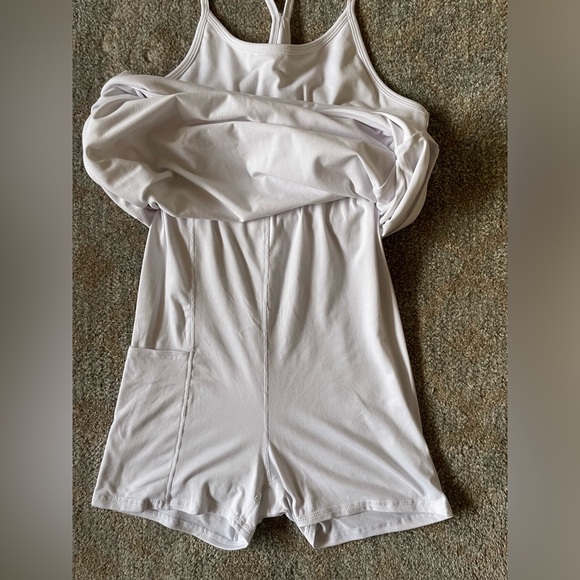 Kyodan White sport dress with built in shorts - Picture 3 of 4